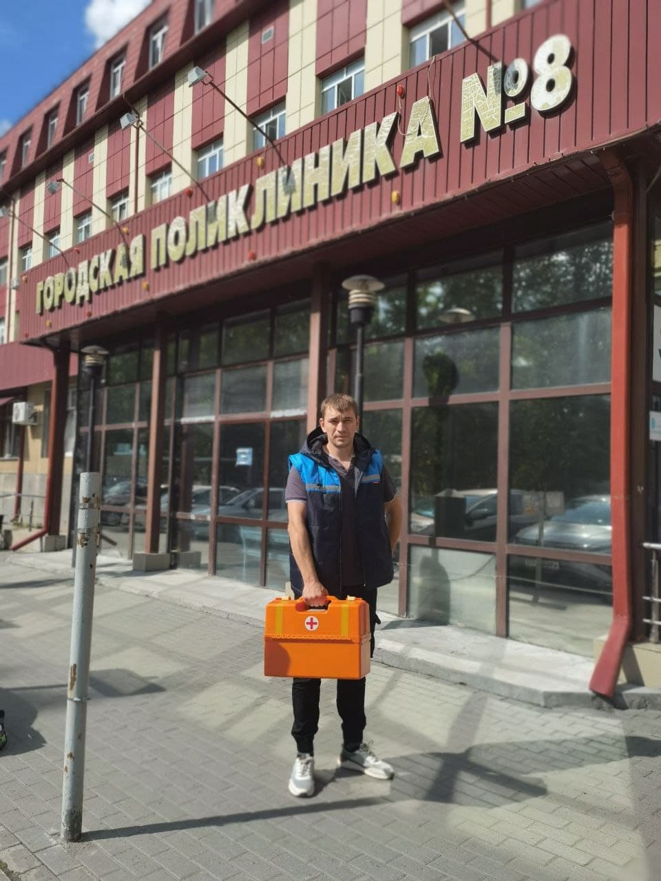 Детские площадки: как уберечь ребёнка от травм этим летом